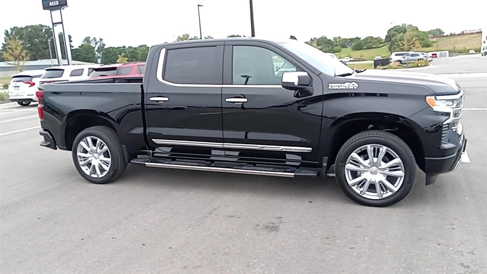 2026 Chevrolet Silverado 1500 High Country photo 2