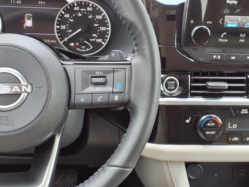 2023 Nissan Pathfinder SL photo 18