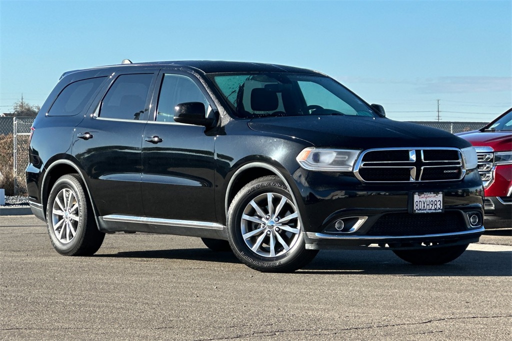 Used 2018 Dodge Durango SXT with VIN 1C4RDHAG2JC369108 for sale in Hanford, CA