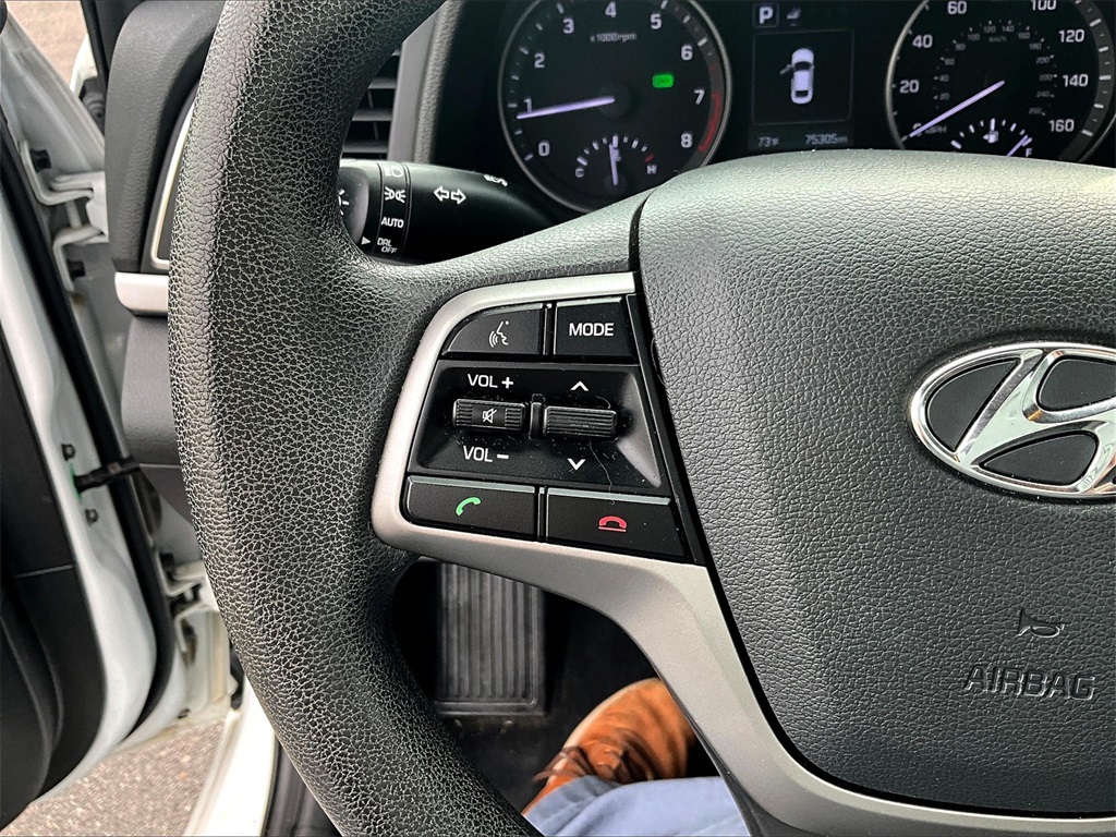 2018 Hyundai Elantra SEL photo 19
