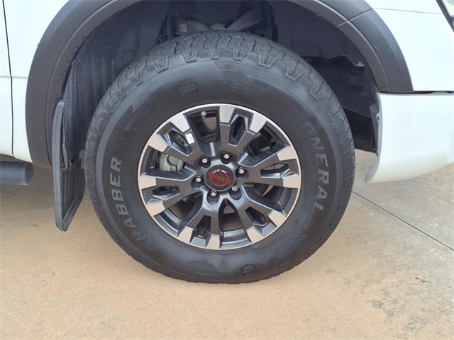 2023 Nissan Titan PRO-4X photo 18