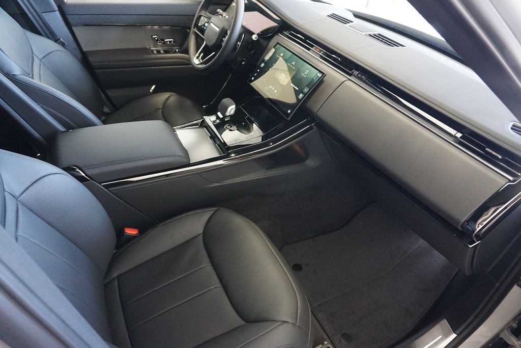 2025 Land Rover Range Rover Sport SE photo 20