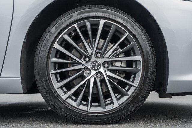 2022 Lexus ES 300h photo 12
