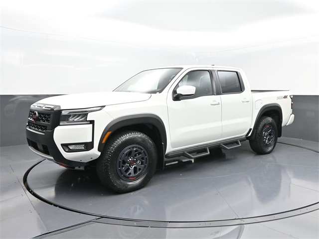 2025 Nissan Frontier PRO-4X's photo
