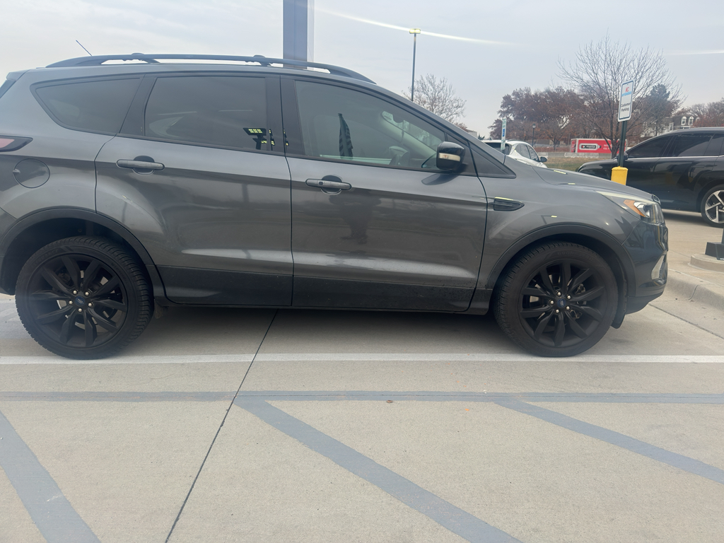 2017 Ford Escape Titanium photo 3