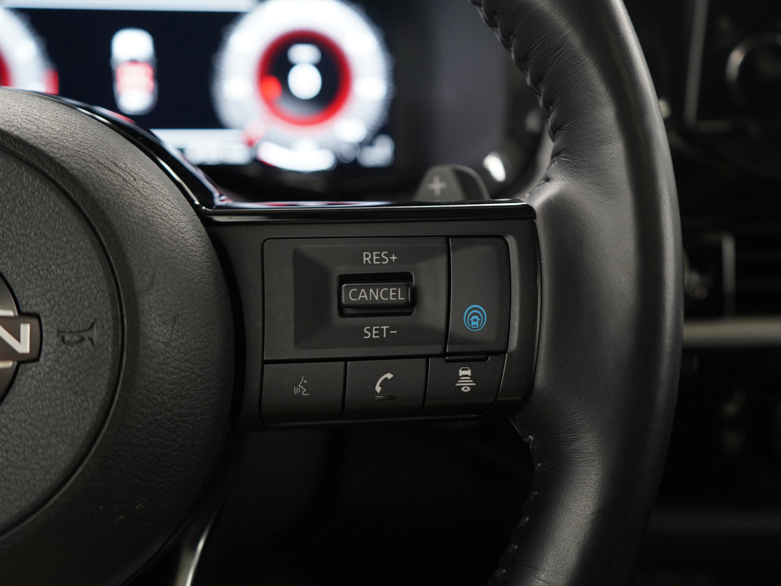 2023 Nissan Pathfinder Platinum photo 27