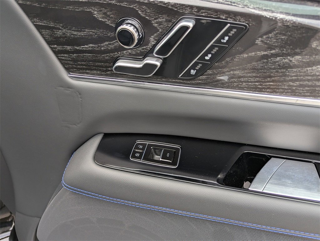 2026 Cadillac Escalade Luxury photo 38