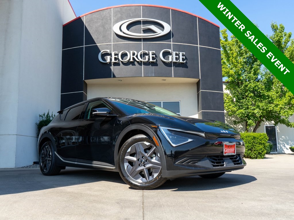 2025 Kia EV6 Light L/R's photo