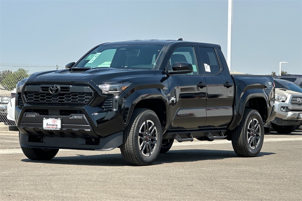 2025 Toyota Tacoma TRD Sport 4x4 Double Cab photo 8