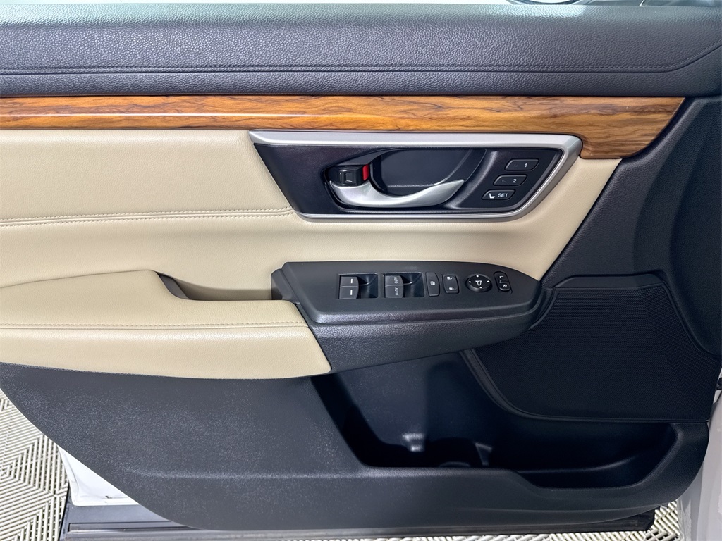 2020 Honda CR-V Touring photo 24