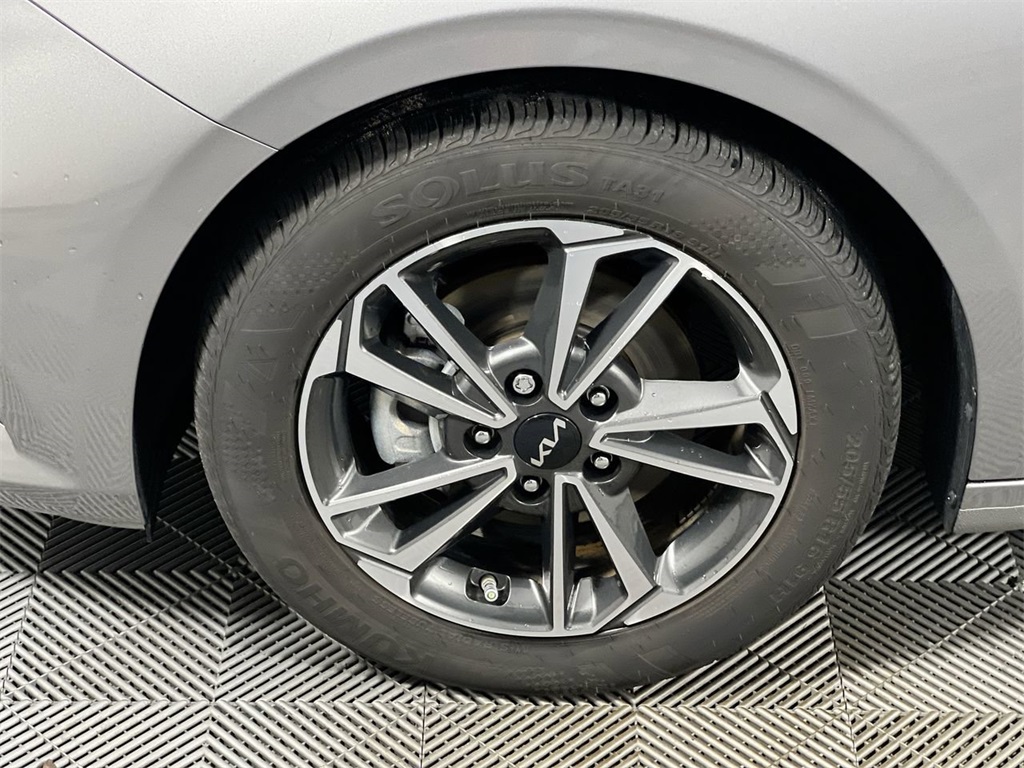 2023 Kia Forte LXS photo 12