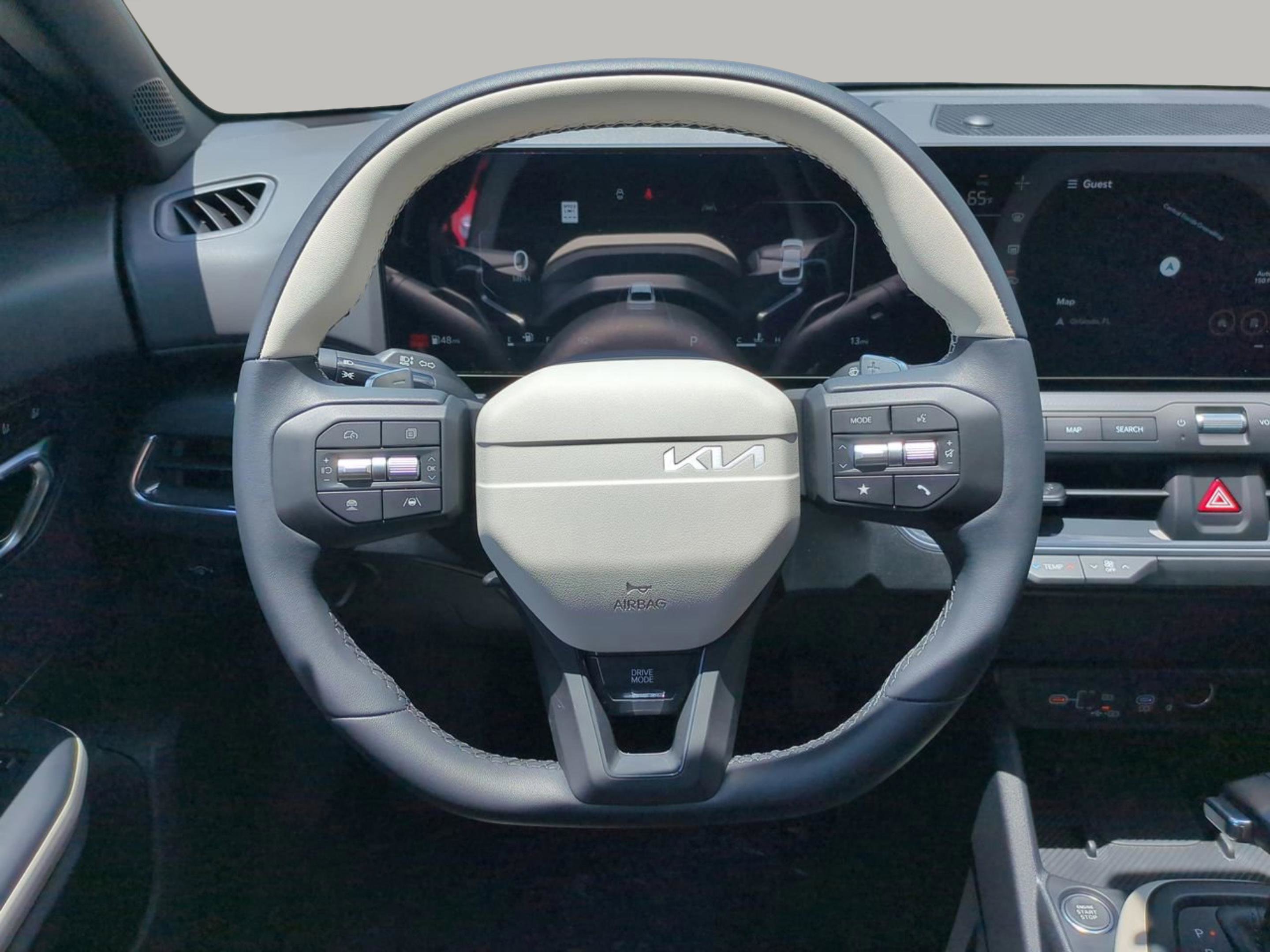 2025 Kia K4 GT-Line photo 15