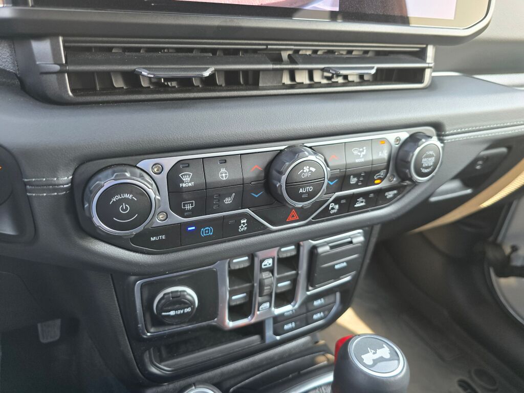2024 Jeep Wrangler High Altitude 4xe photo 28