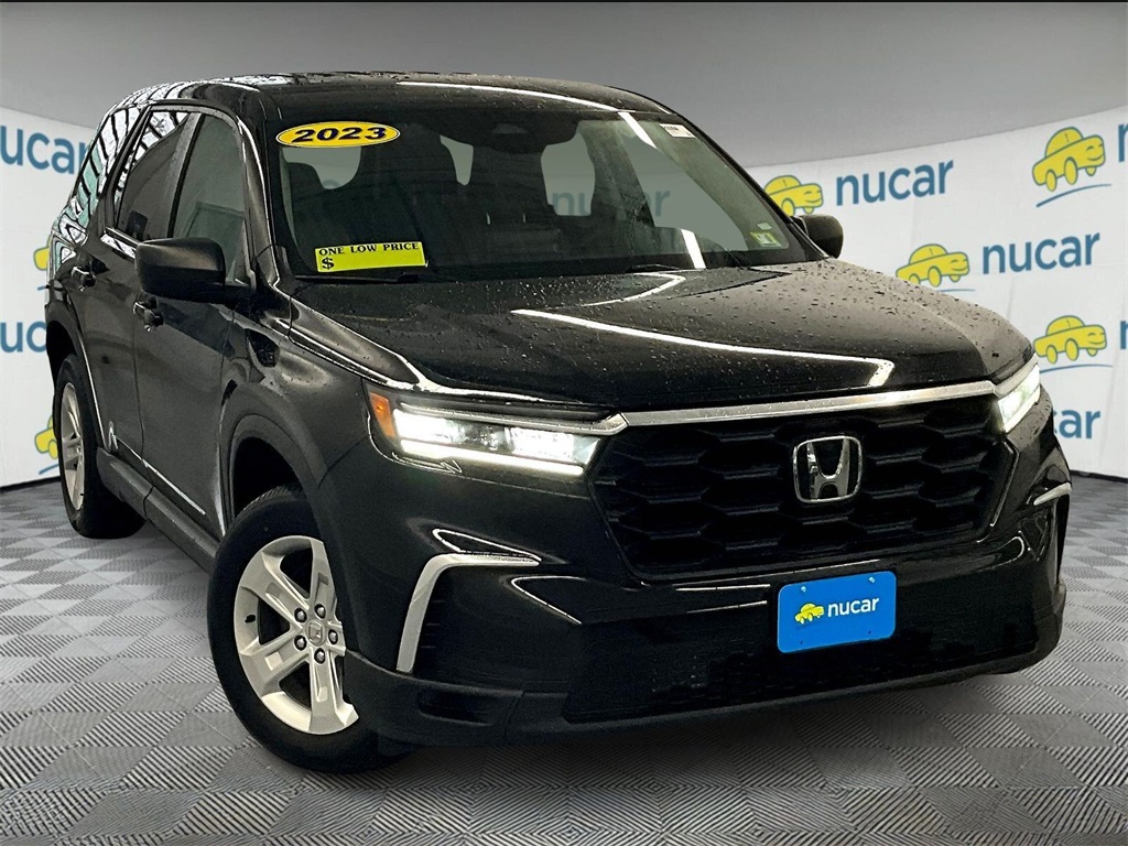 2023 Honda Pilot LX's photo