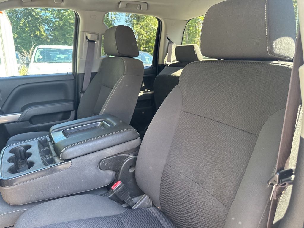 2017 Chevrolet Silverado 2500HD LT photo 4