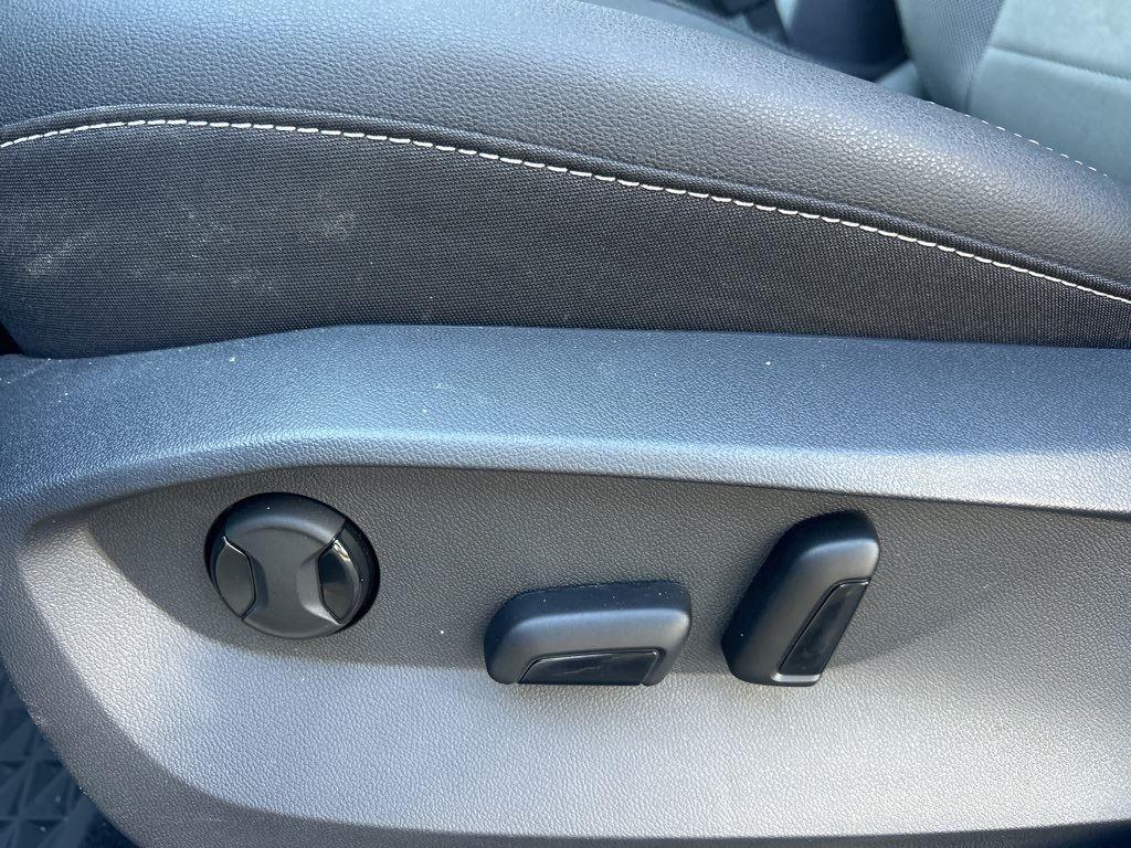2024 Volkswagen Taos SE photo 11