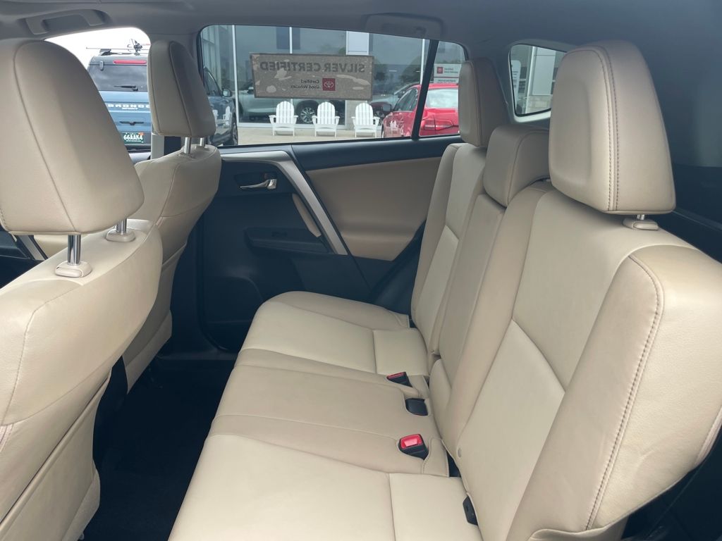 2015 Toyota RAV4 Limited photo 35