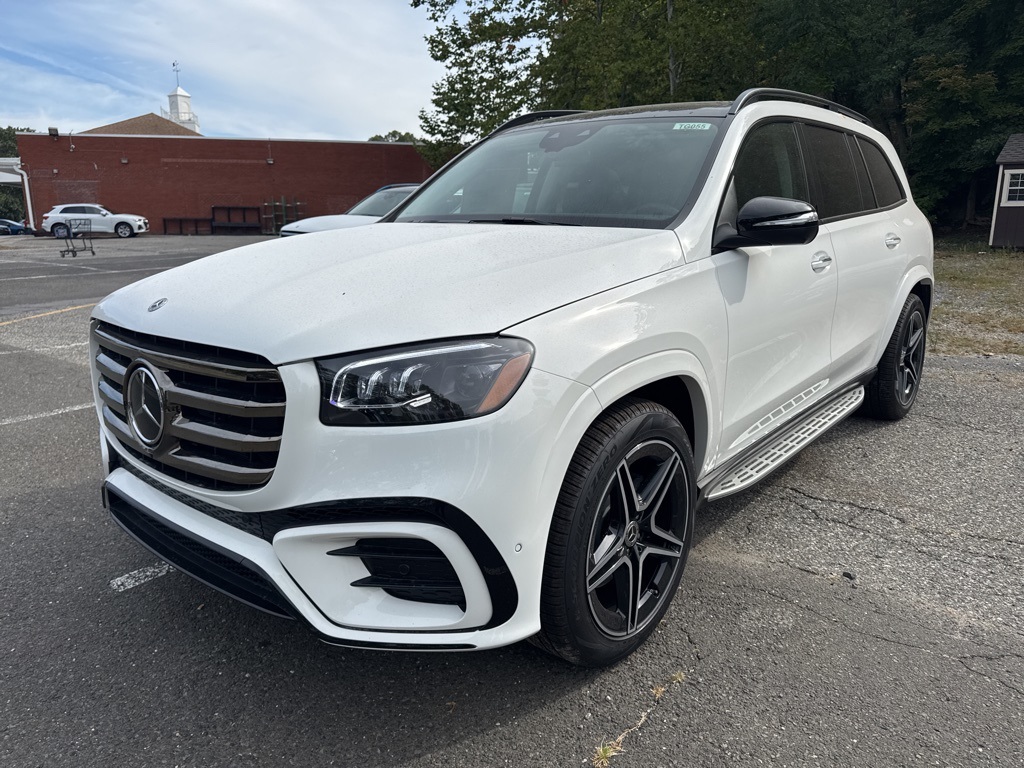 2026 Mercedes Benz GLS 450 4MATIC photo 3