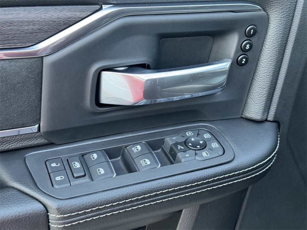 2025 Ram 2500 Laramie photo 16