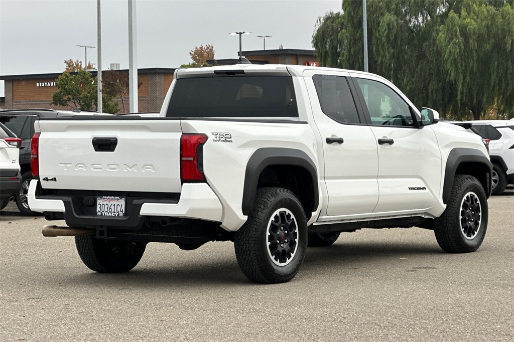 2025 Toyota Tacoma TRD Off-Road photo 4