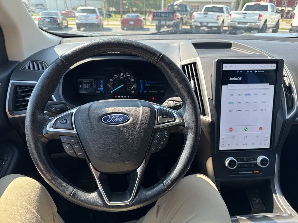 2022 Ford Edge SEL photo 11