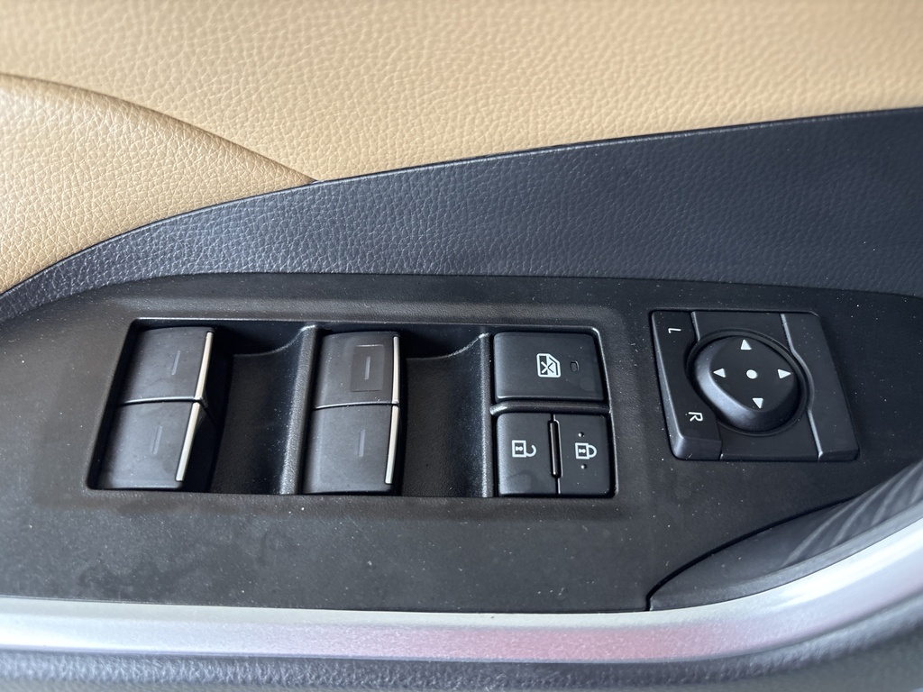 2022 Toyota RAV4 XLE photo 15