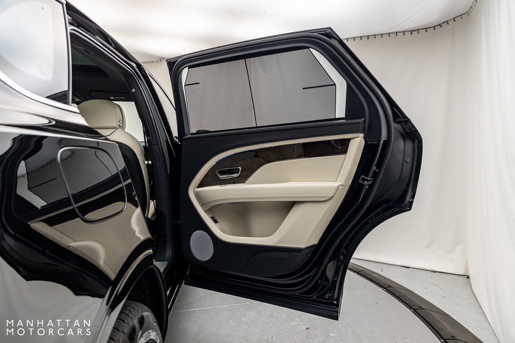 2024 Bentley Bentayga EWB photo 23