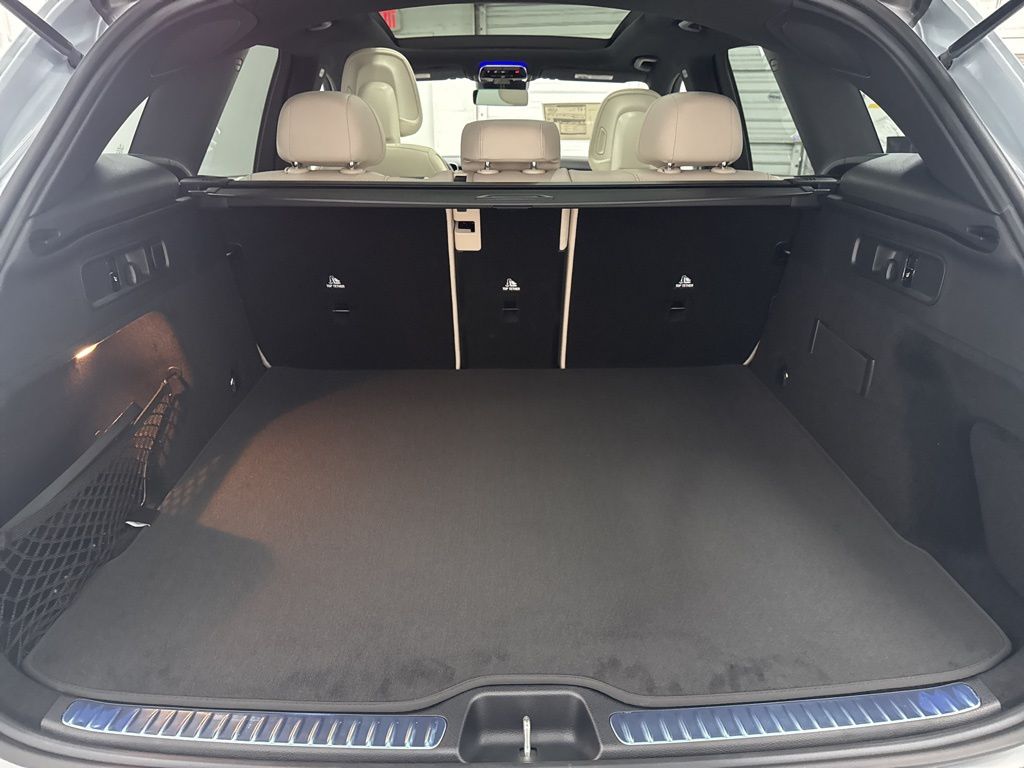 2026 Mercedes Benz GLC 300 photo 18