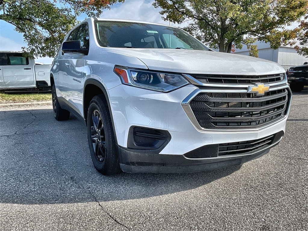 2020 Chevrolet Traverse LS photo 2