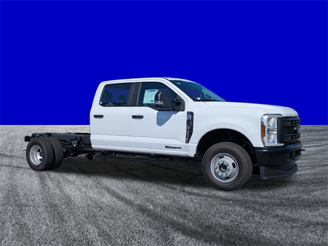 2026 Ford F-350 photo 2