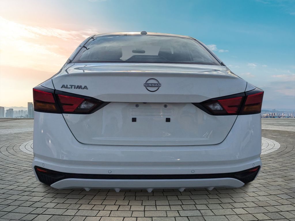 2025 Nissan Altima S photo 4