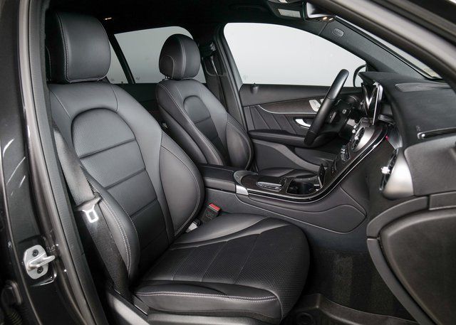 2022 Mercedes Benz GLC 300 4MATIC photo 3