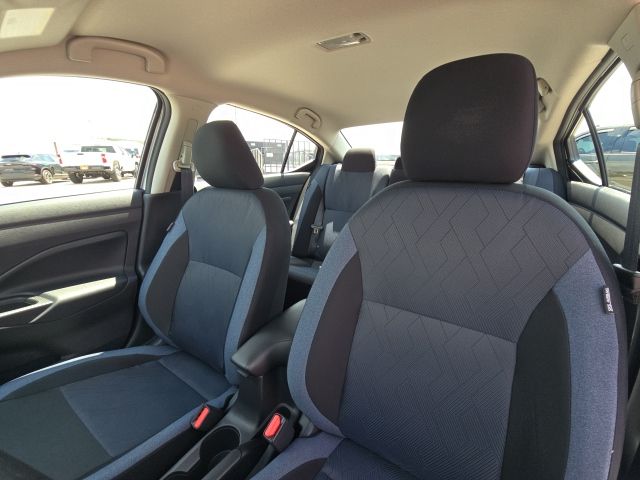 2025 Nissan Versa 1.6 SV photo 16