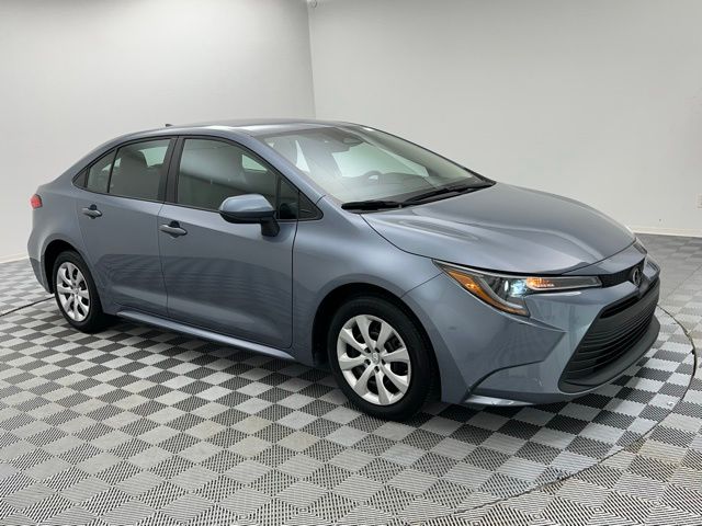 2024 Toyota Corolla LE photo 3