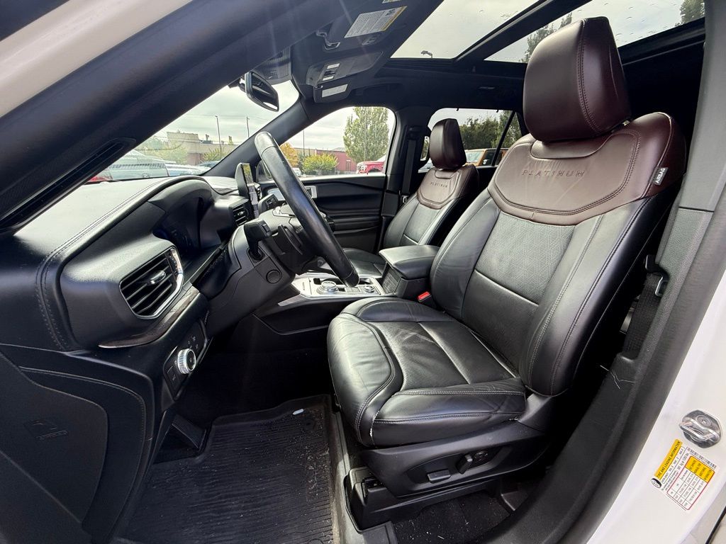 2021 Ford Explorer Platinum photo 5