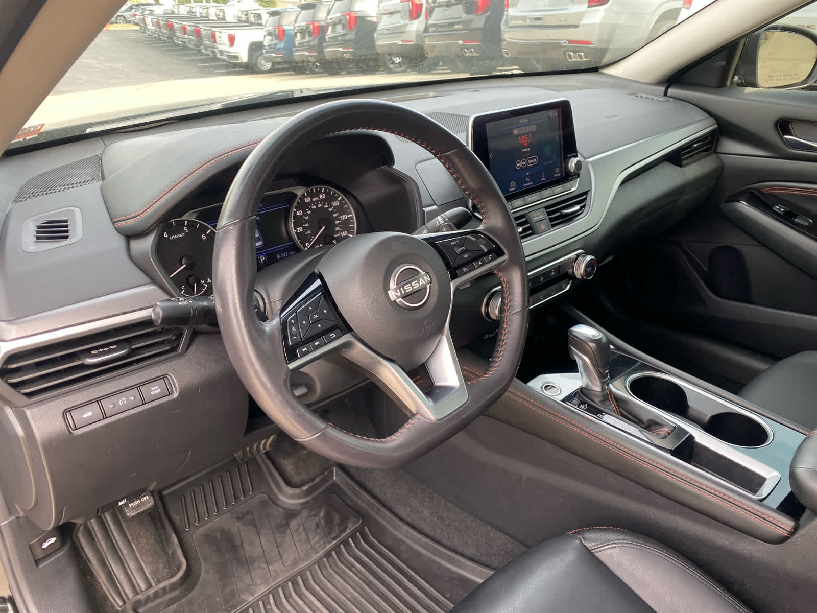 2023 Nissan Altima 2.5 SR photo 10