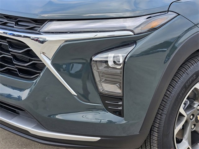 2026 Chevrolet Trax LT photo 3