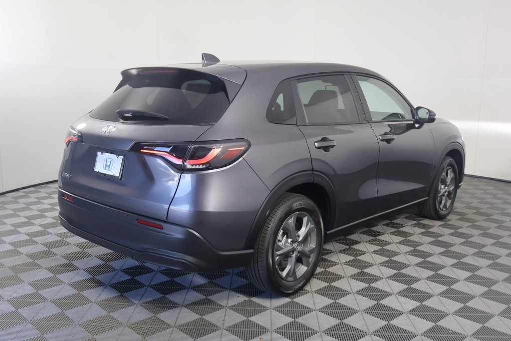 2026 Honda HR-V LX photo 2