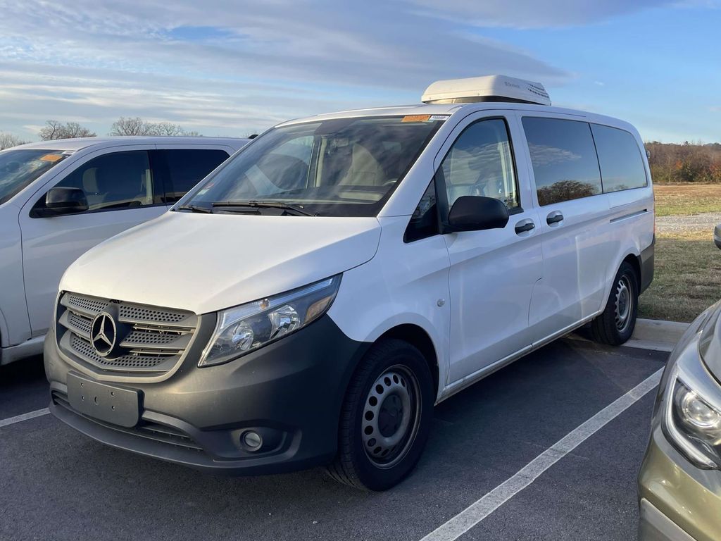 2016 Mercedes Benz Metris photo 2
