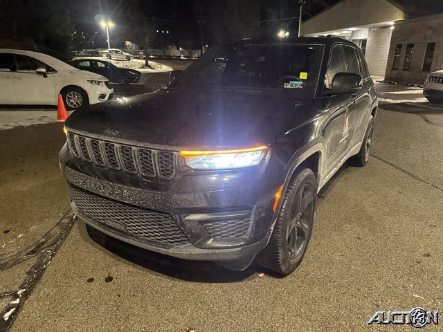 2023 Jeep Grand Cherokee Altitude's photo