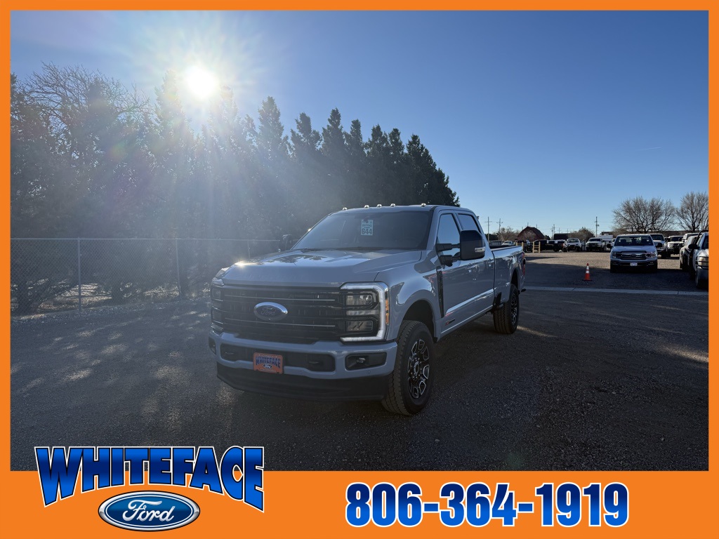 2026 Ford F-350 Super Duty Platinum's photo