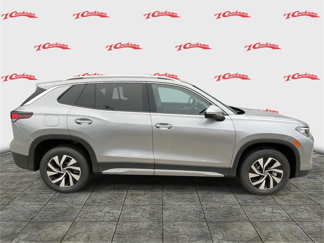 2025 Volkswagen Tiguan S photo 2