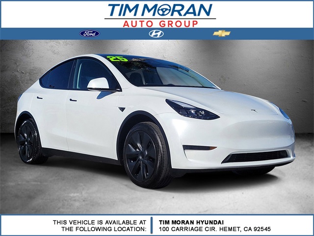 2025 Tesla Model Y Long Range's photo