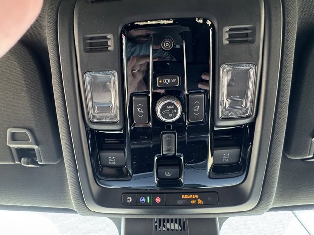 2026 Chevrolet Suburban High Country photo 37