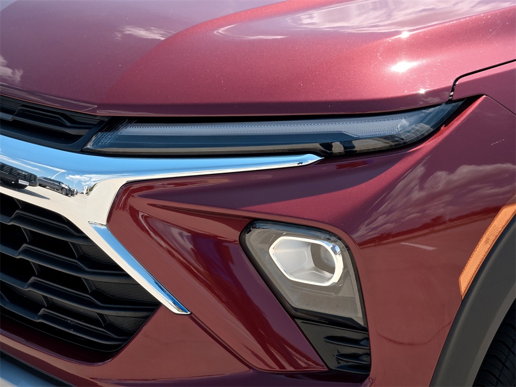 2024 Chevrolet Trailblazer LT photo 3
