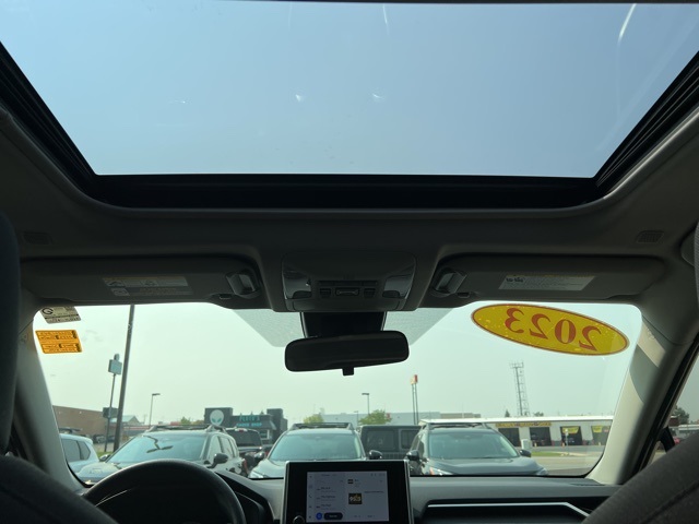 2023 Toyota RAV4 Hybrid XLE photo 19
