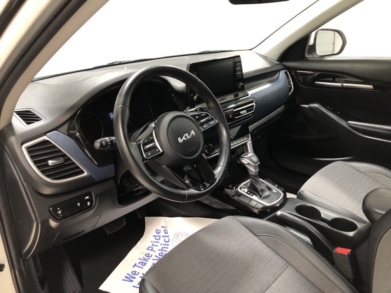 2023 Kia Seltos S photo 12
