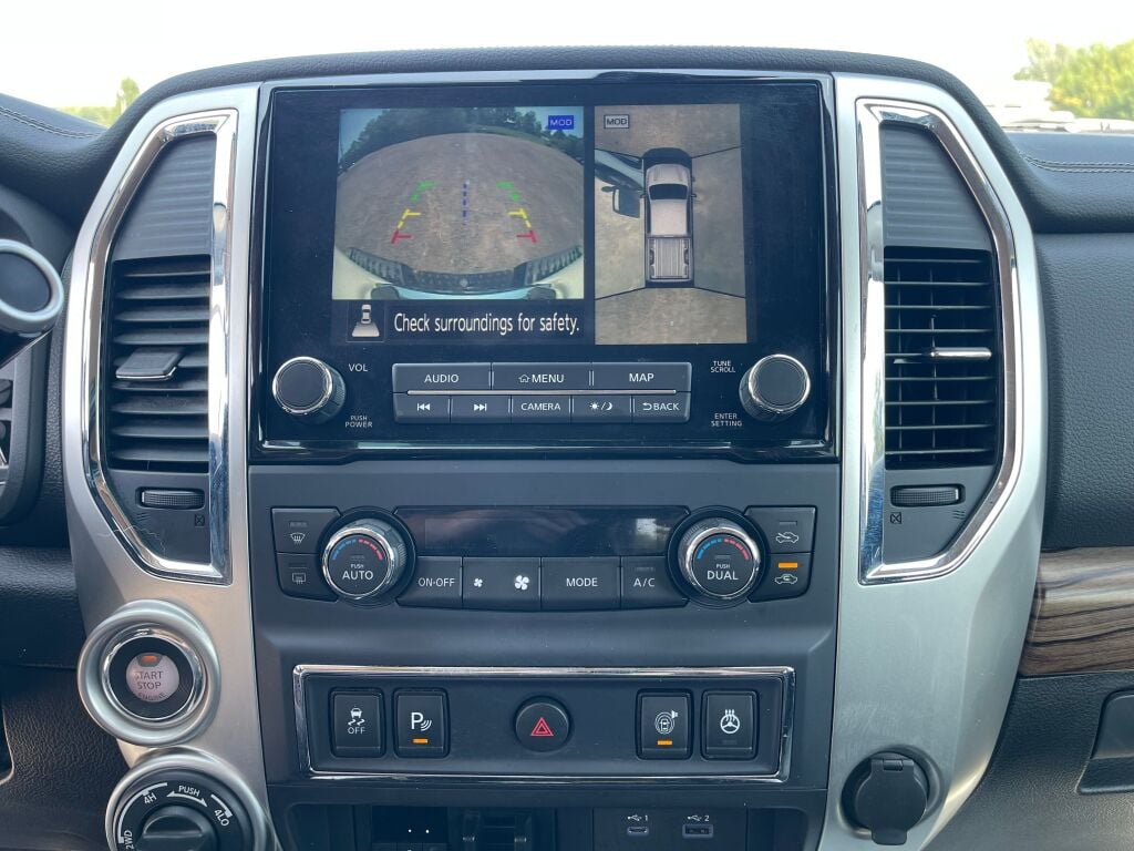 2020 Nissan Titan SL photo 14