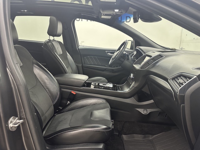 2020 Ford Edge ST photo 8