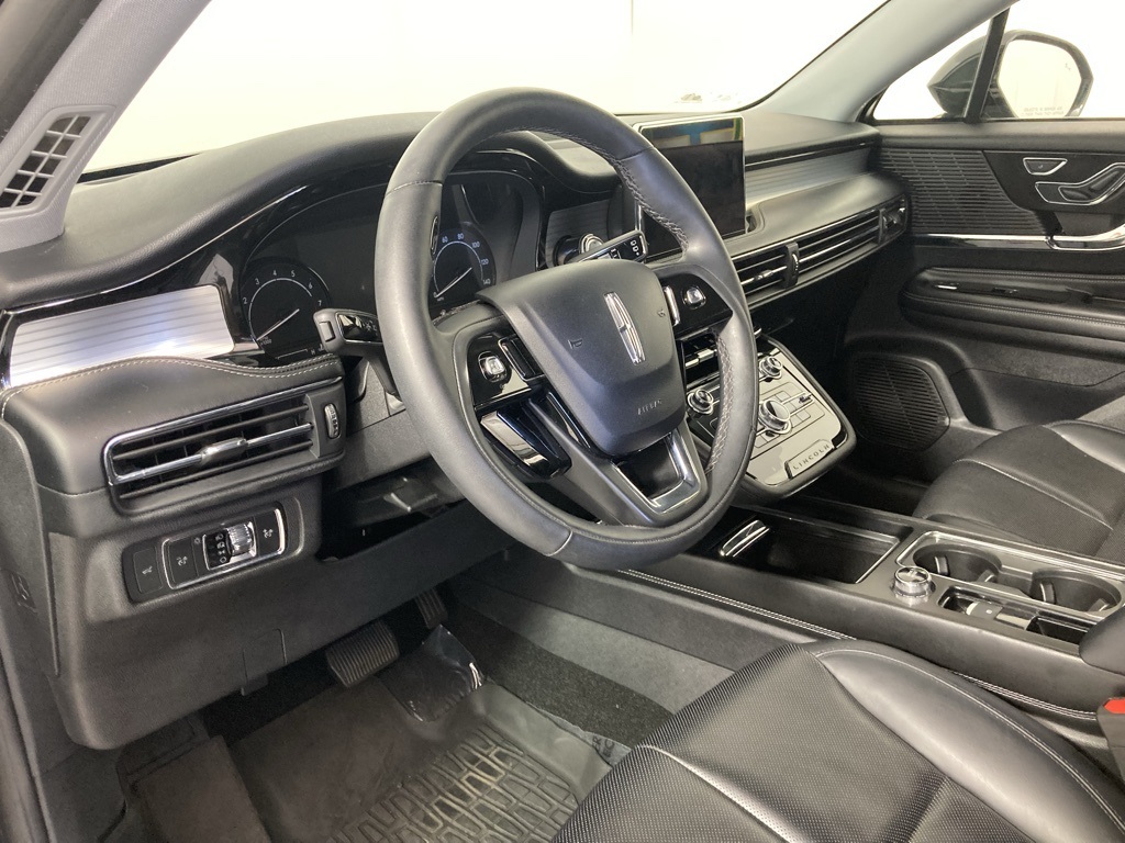 2022 Lincoln Corsair Standard photo 12